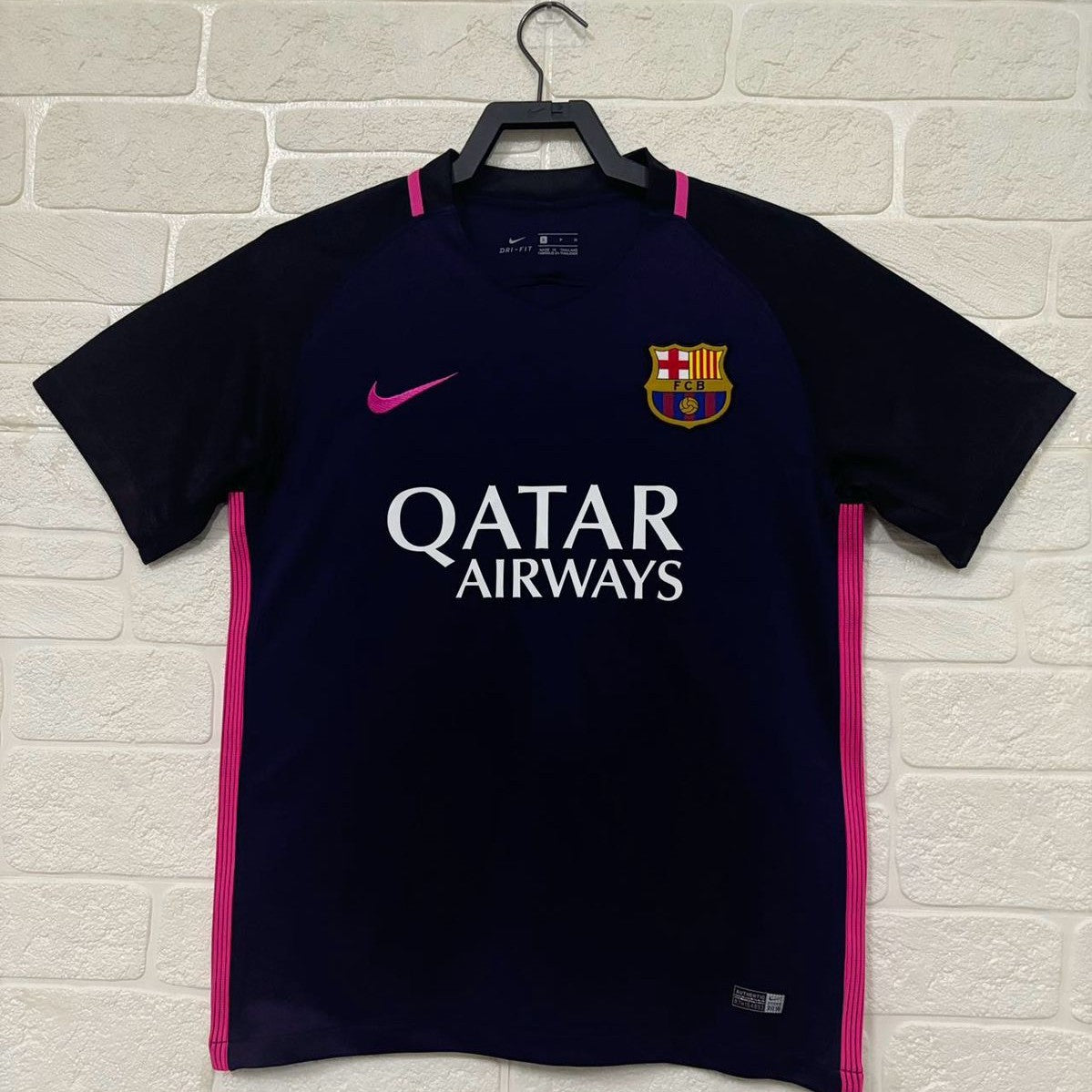 FCB 2016-17 Away retro Jersey